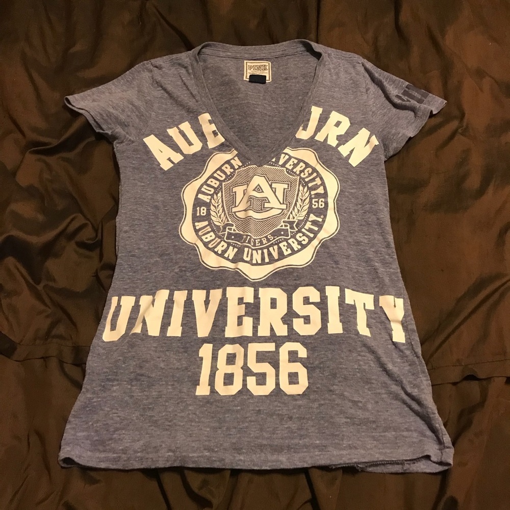 Auburn v neck VS PINK tee